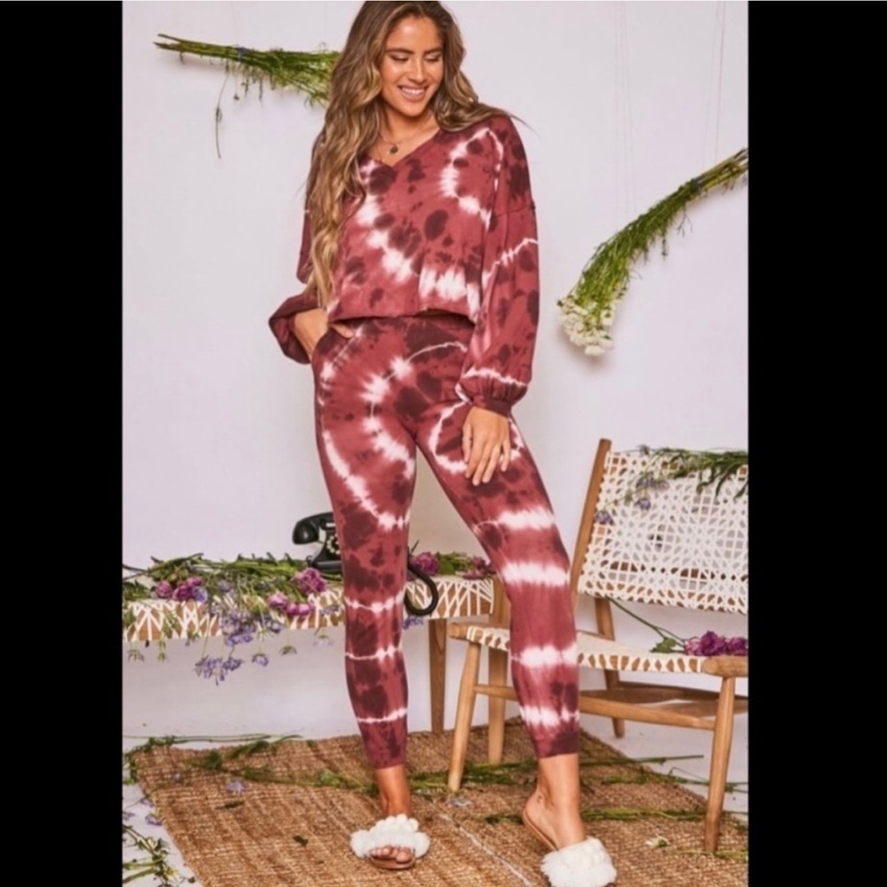 Peach Love California Burgundy and White Tie-Dye Leggings